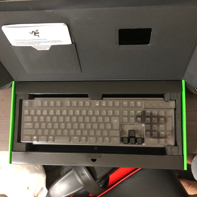 Razer BlackWidow Eliteパッケージ開いた後003